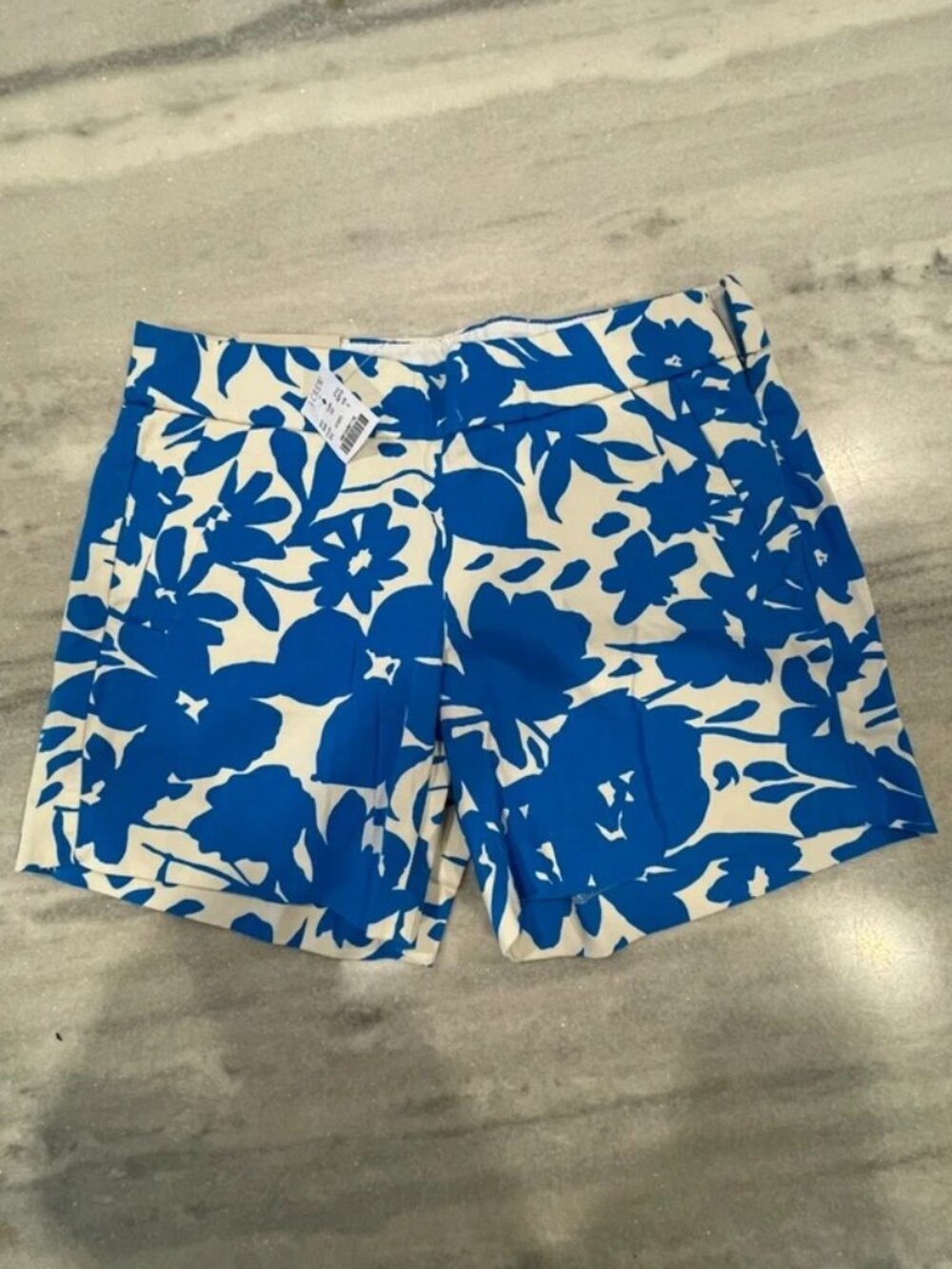 J.Crew Womenโs Blue White Floral Chino Shorts 0 NWT